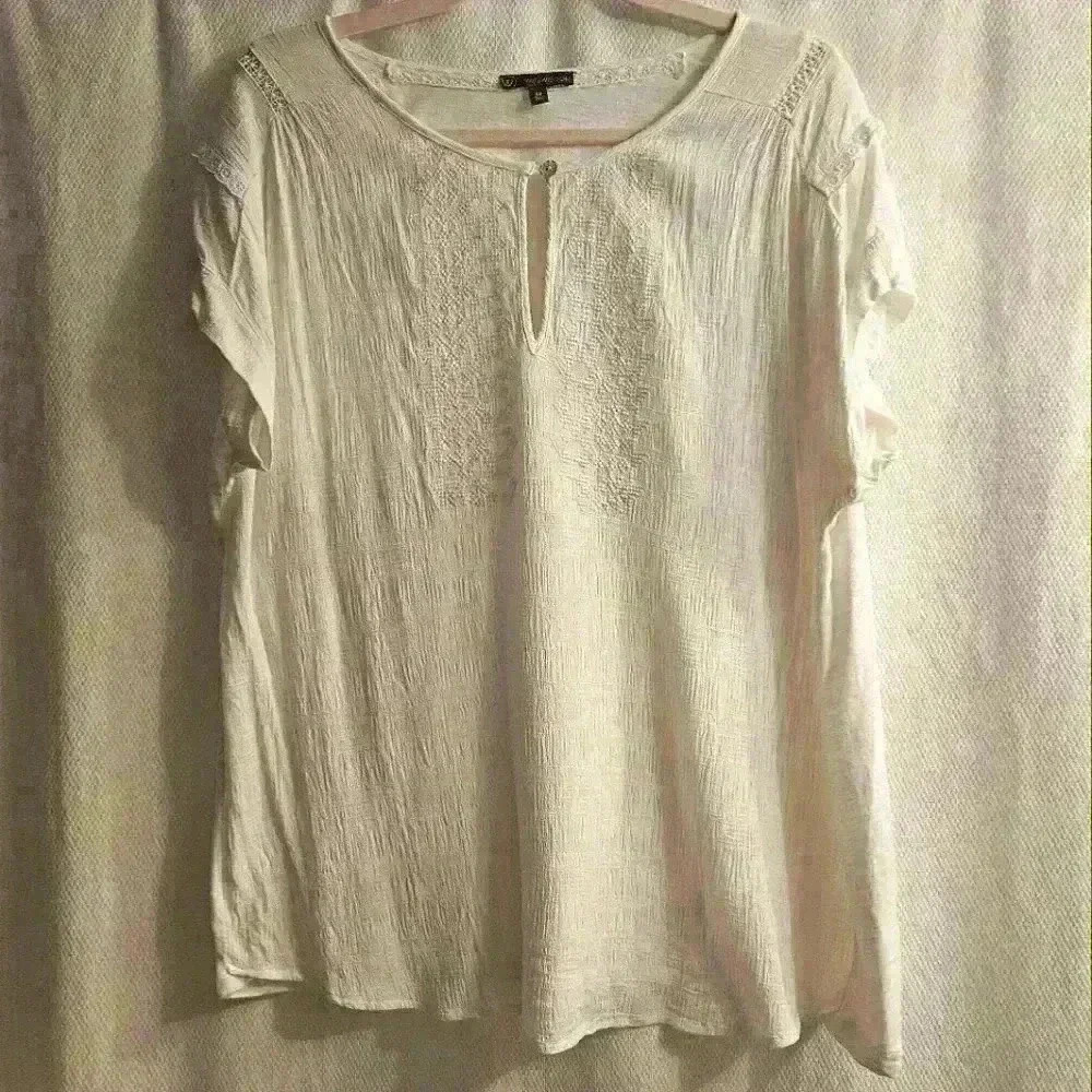 Wit and Wisdom White Embroidered Cap Sleeve T-shirt Size 2X NWOT